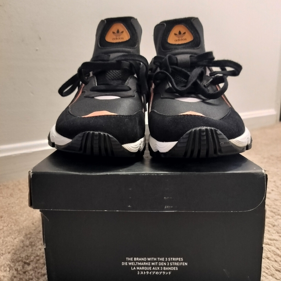 Adidas - Picture 2 of 9